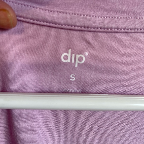 NWOT Lilac v-neck t-shirt. - Picture 3 of 4